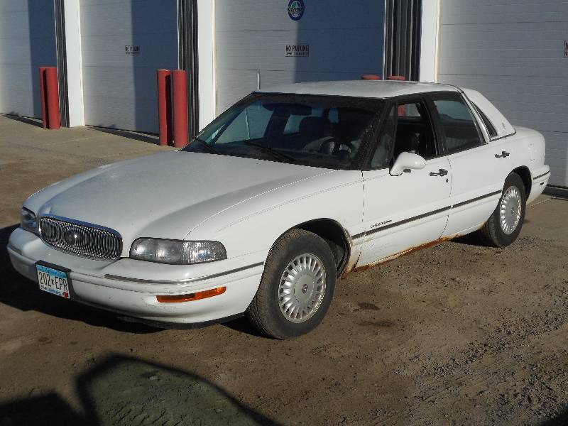 lot 1 image: 1997 Buick LaSabre Limited, 3.8Lite...
