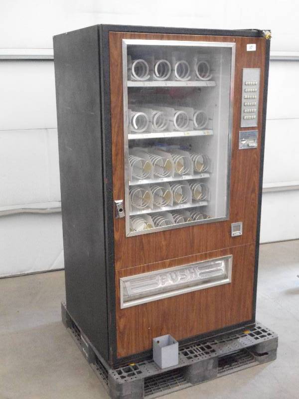 lot 10 image: 25-Selection Coin-Operated Snack Ve...