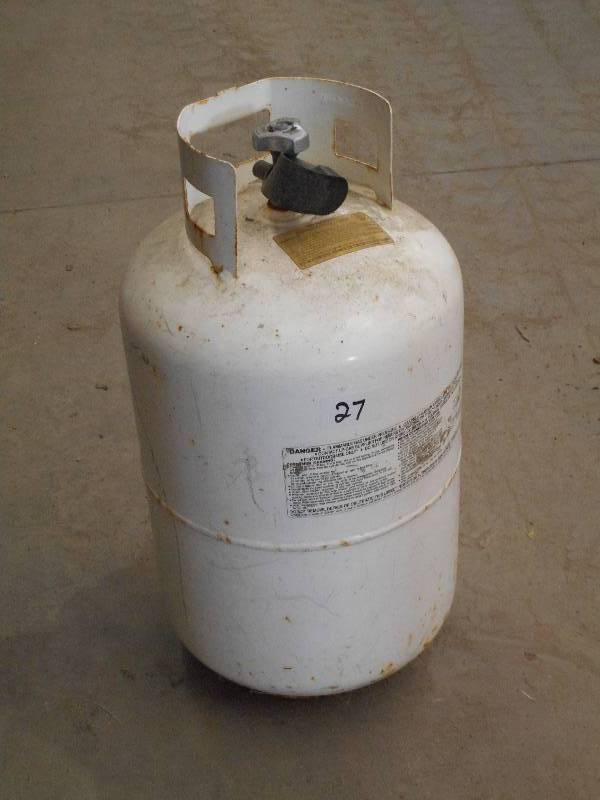 lot 27 image: 30# LP Tank ...