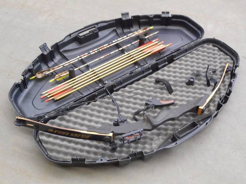 lot 28 image: Vintage Golden Eagle Compound Bow W...