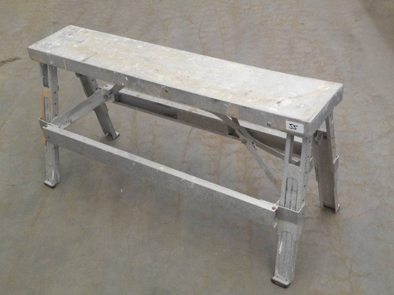 lot 55 image: Adjustable Portable Aluminum Drywal...