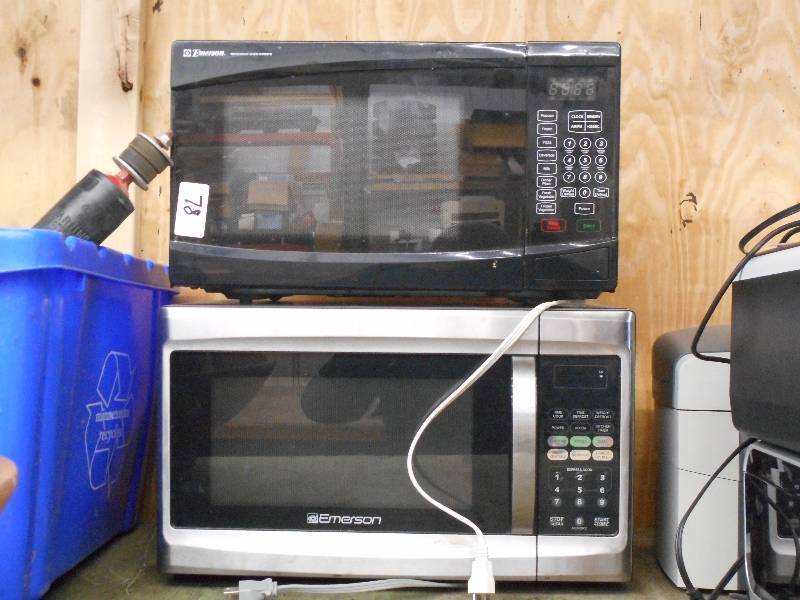 lot 78 image: Lot Of (2) Emerson Microwave Ovens ...
