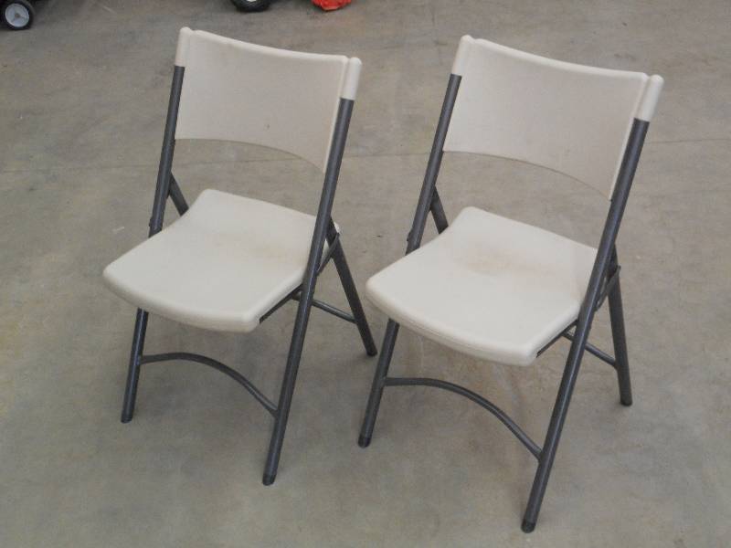 lot 80 image: (2) Heavy Duty Plastic Folding Chai...