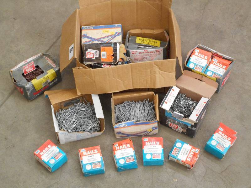 lot 86 image: Large Lot Of Misc Sizes & Styles Of...