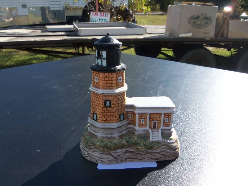 lot 6 image: musical lighthouse