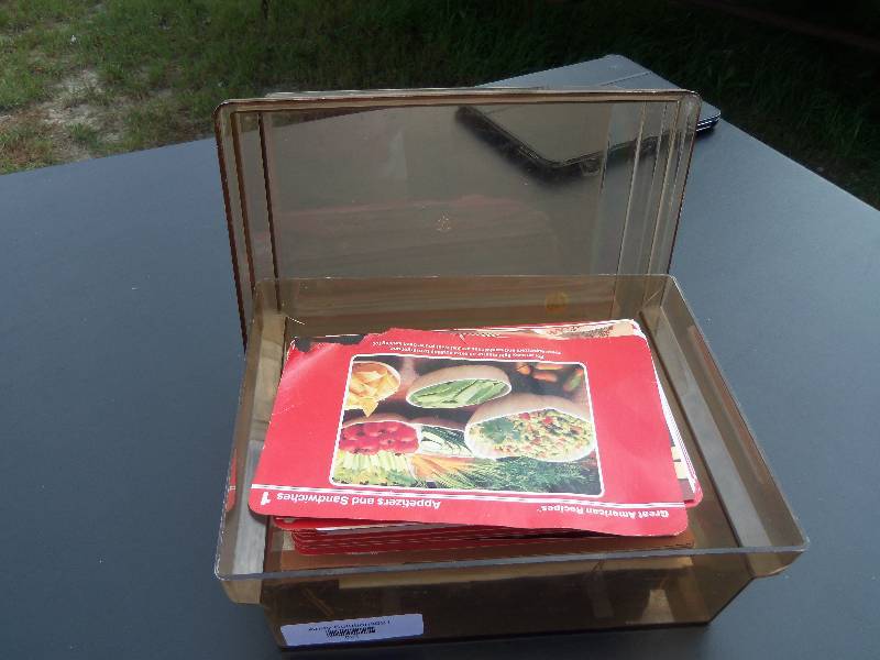 lot 21 image: assorted recipes In box