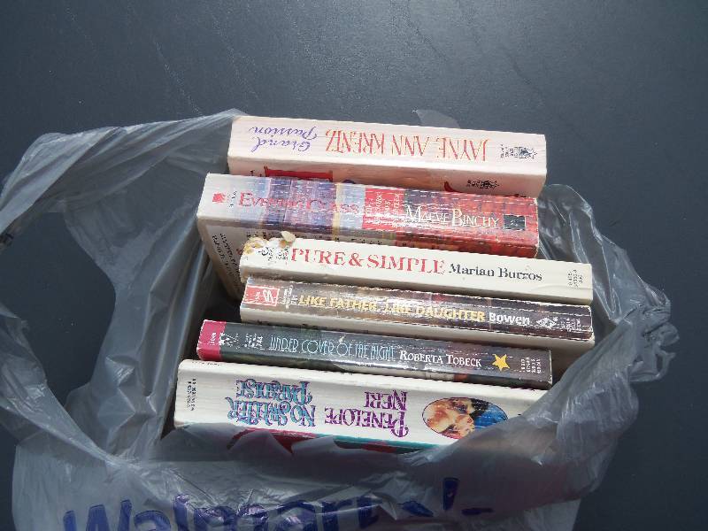 lot 37 image: group of 8 paperbacks