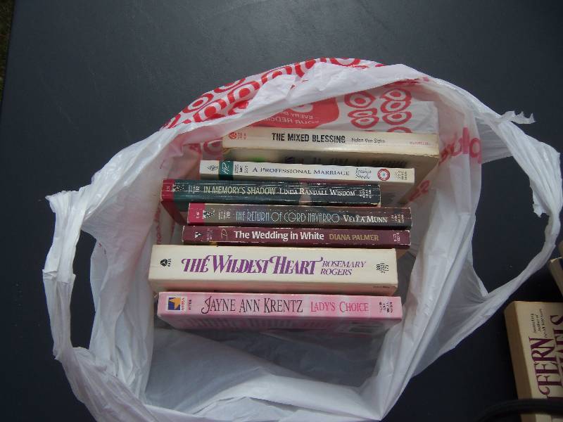 lot 38 image: group of 7 paperbacks