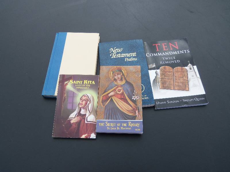 lot 41 image: 5 religious books