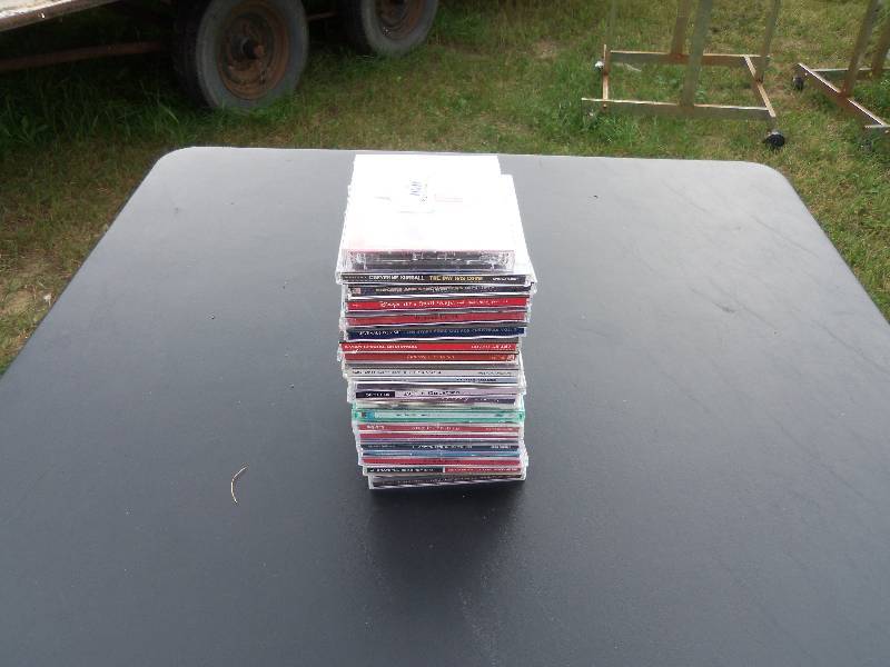 lot 48 image: CDs