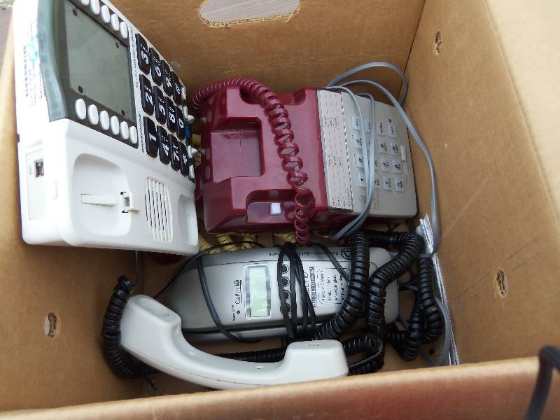 lot 65 image: box of push button phones