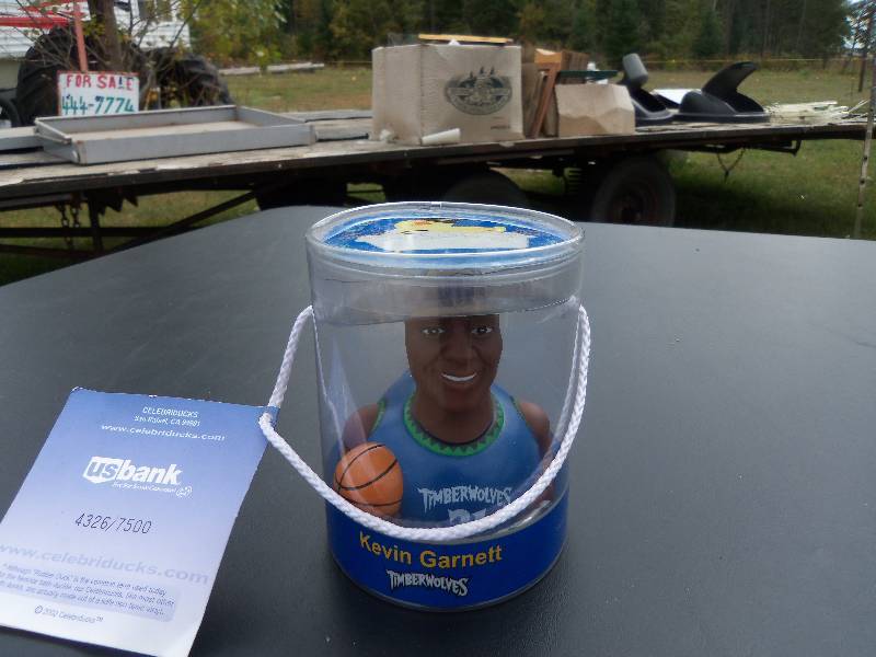 lot 67 image: Timberwolves Kevin Garnett
