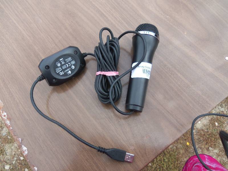 lot 72 image: rock band microphone