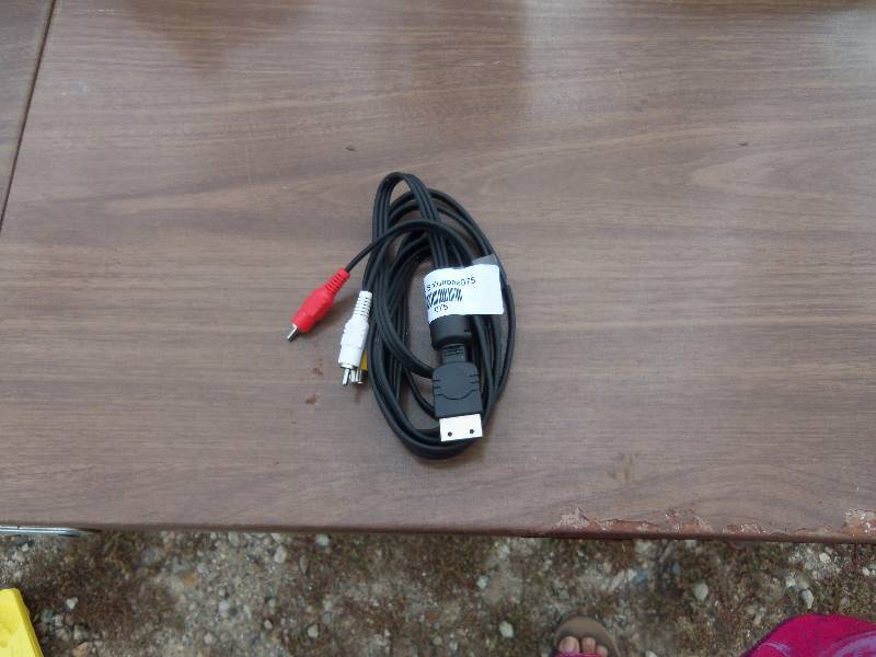 lot 75 image: PlayStation cable