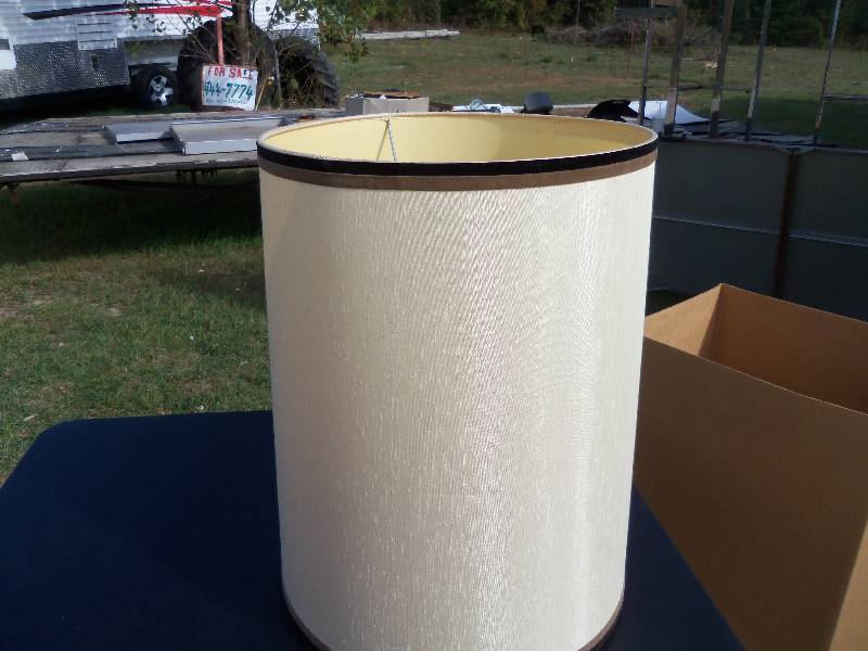 lot 113 image: Lamp Shades