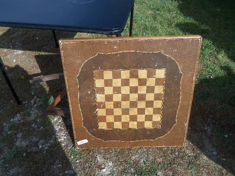 lot 115 image: Chess or Checker Board Tabletop