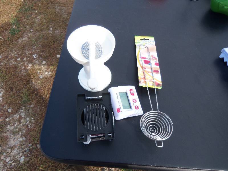 lot 118 image: Kitchen Gadgets
