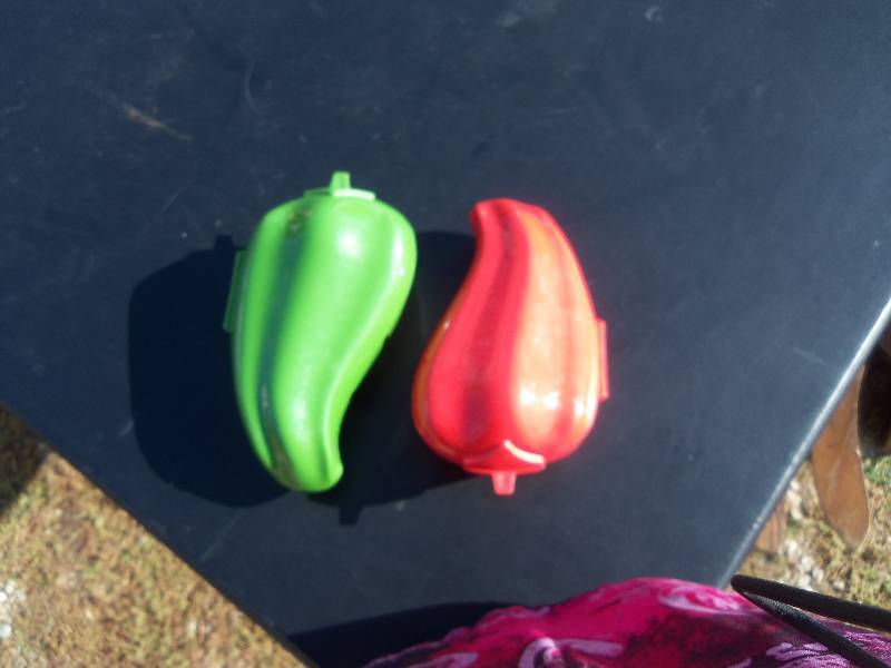 lot 124 image: Pampered Chef Peppers