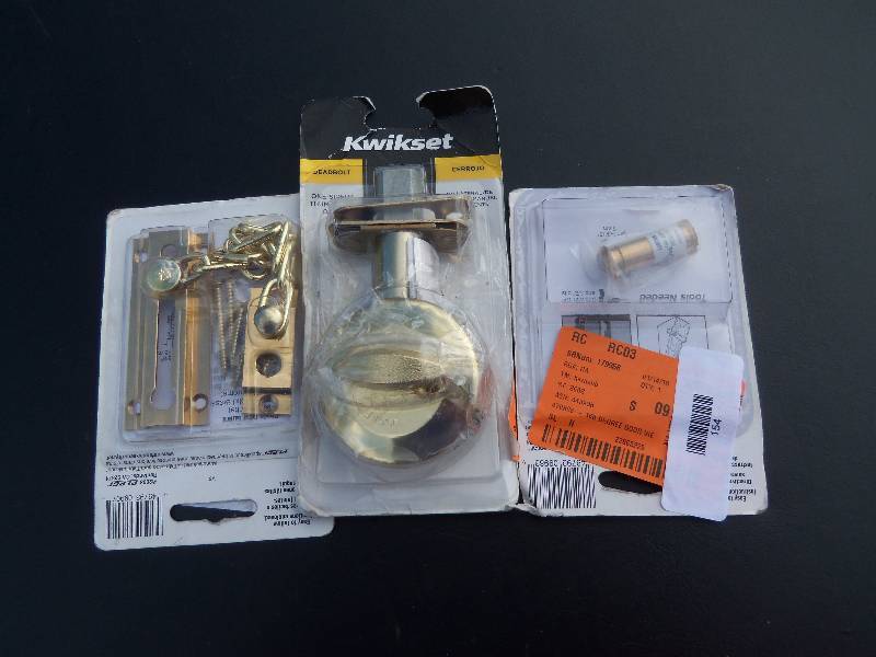 lot 154 image: Kwikset Deadbolt, Door Guard and Peephole