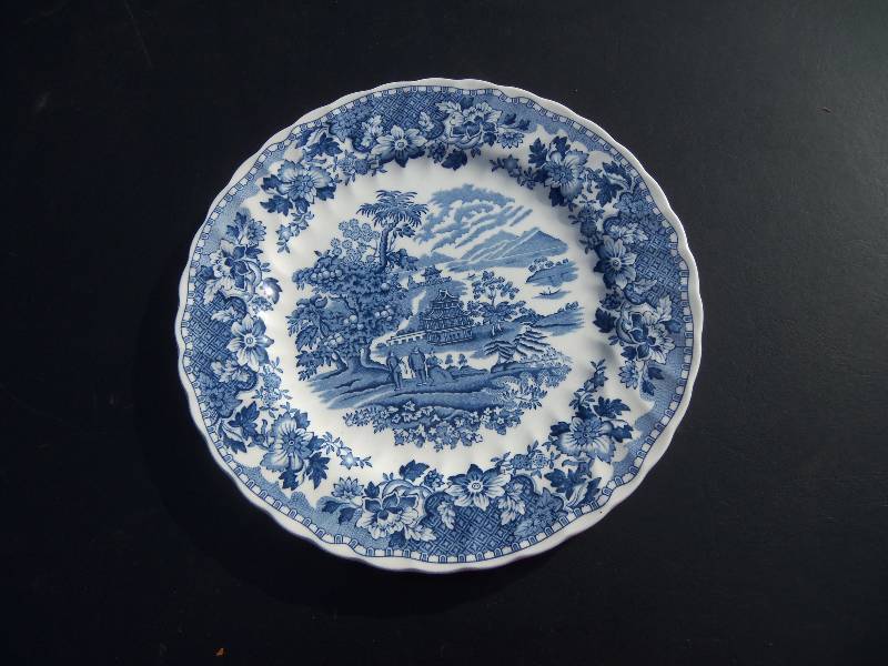 lot 159 image: Blue Platter