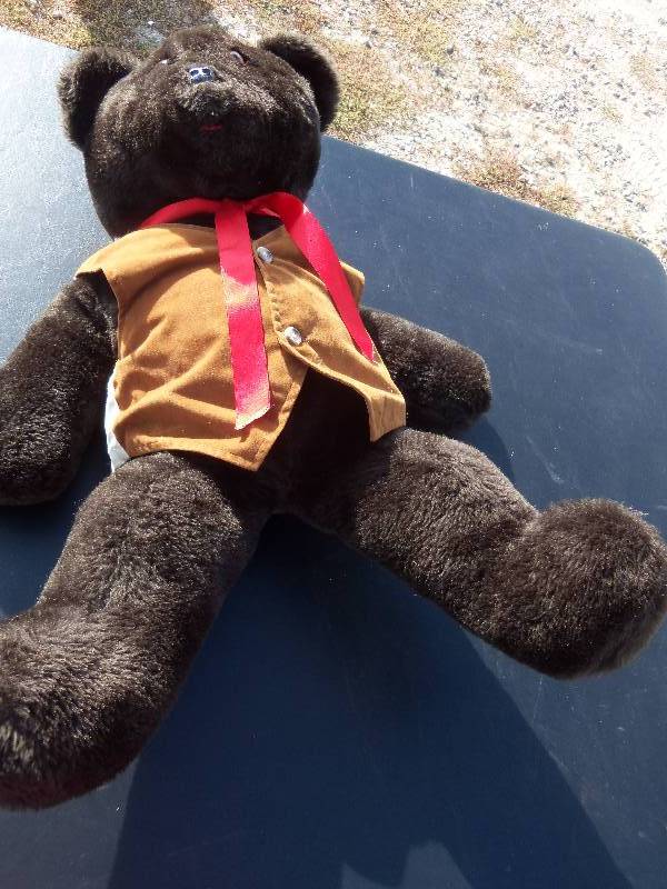 lot 163 image: Dapper Brown Bear