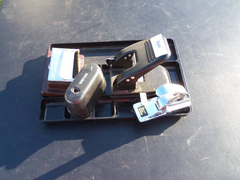 lot 207 image: Office Supplies