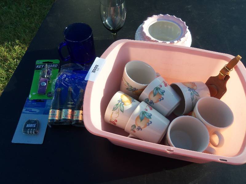 lot 212 image: Cups Lot Plus More