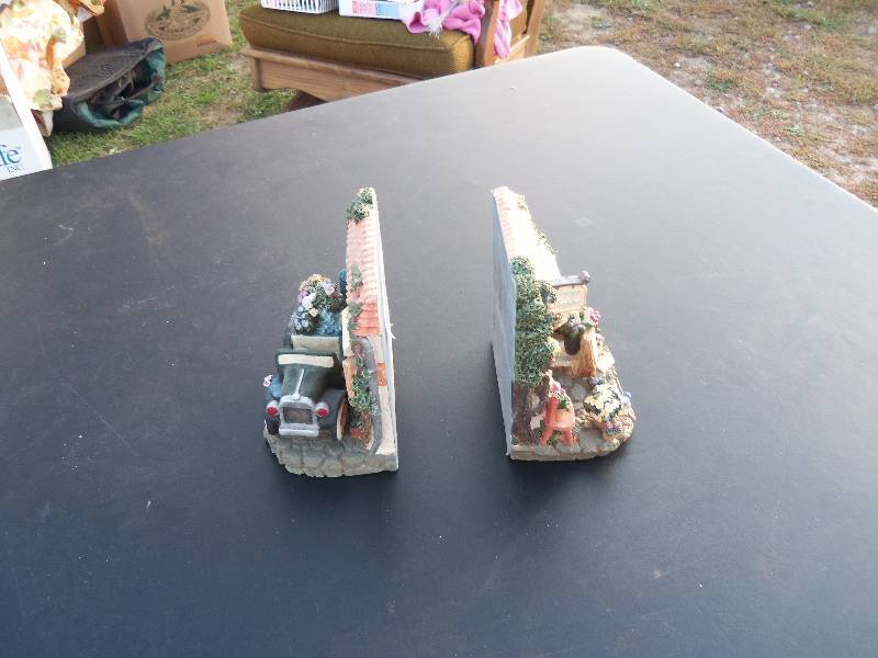 lot 217 image: Book Ends