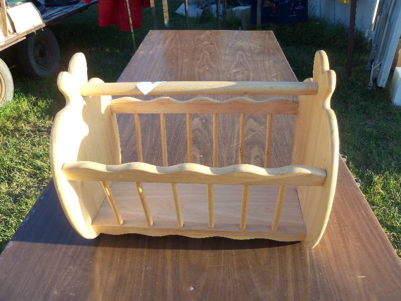 lot 231 image: Apple Magazine Rack