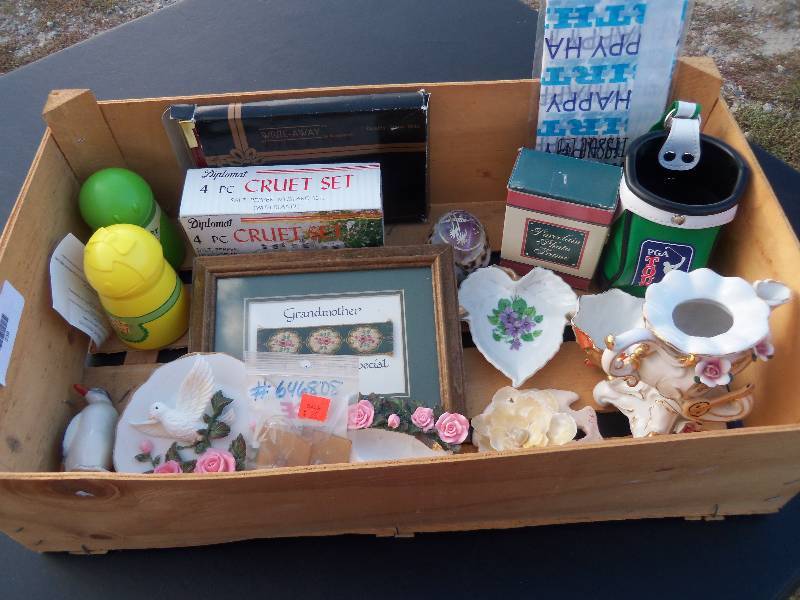 lot 239 image: Knick Knacks and Kitchen Items