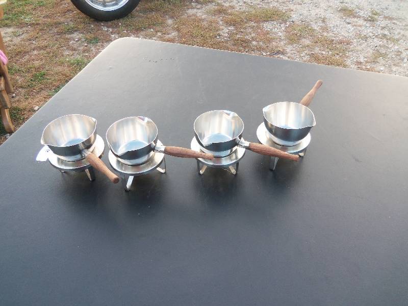 lot 241 image: Kitchen Items
