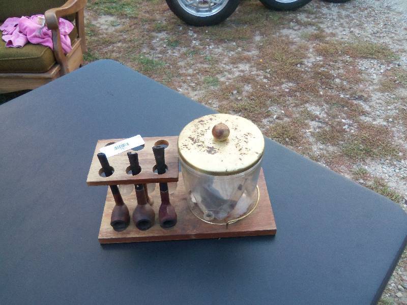 lot 243 image: Tobacco Pipe Stand