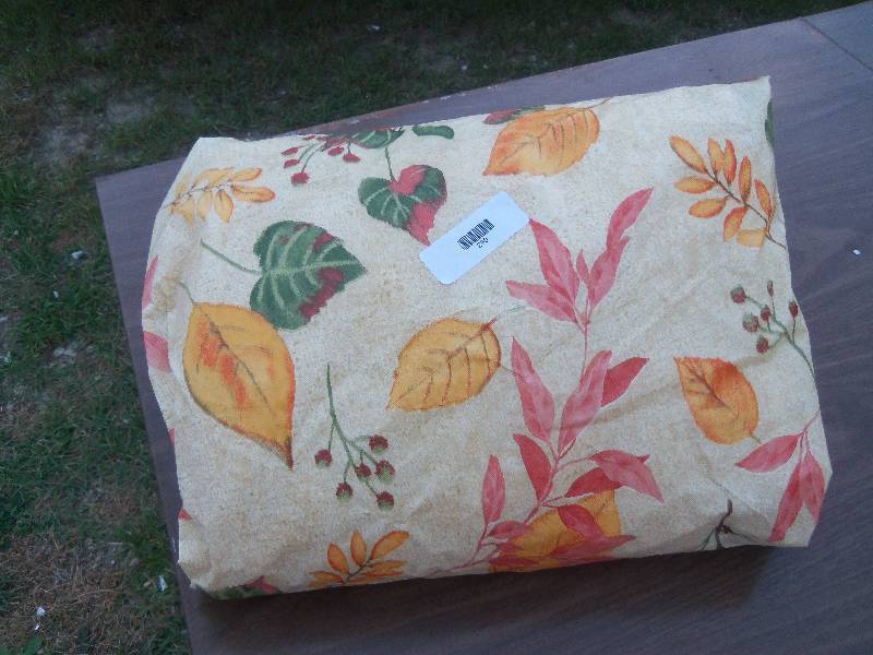 lot 250 image: Fall Table Cloth