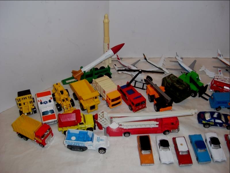 Die Cast Cars, Trucks, Planes, & Celluloid Cars