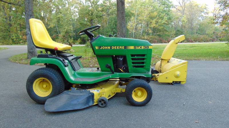 John Deere STX 38 w Snowblower