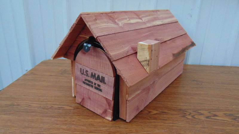 Cedar Mailbox