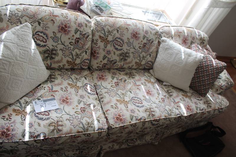 Lot of (2) including Sofa Loveseat 34� x 84� x 25� 34� x 63� x 25�.