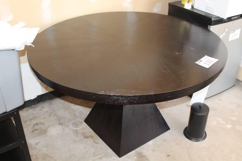 Wooden Table wStand 59� x 32�.