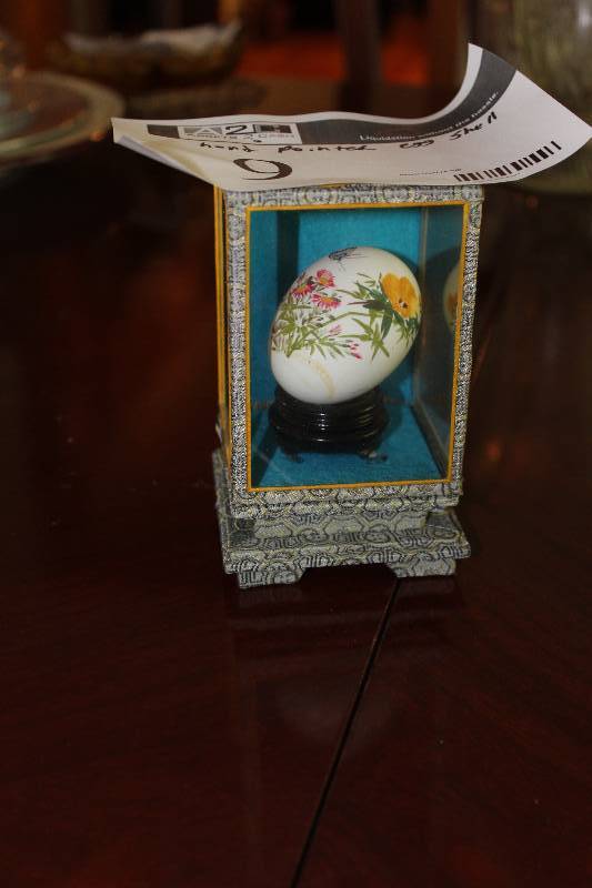 Hand Painted Egg Shell wDisplay Stand.