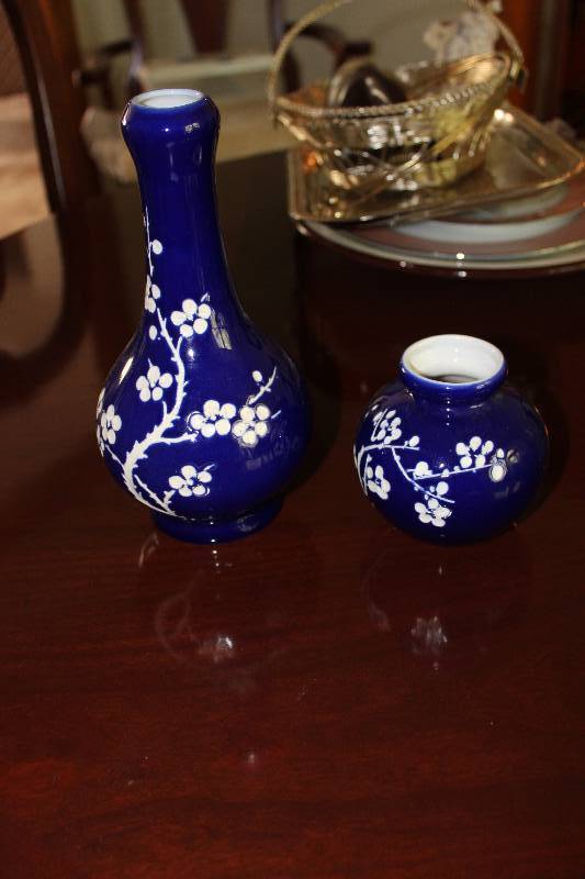 Lot of (2) Decorative Vases wBlue & White Flower Pattern.