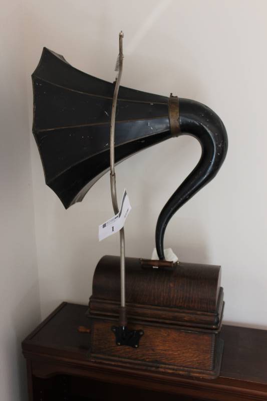 Thomas Edison Phonograph Serial No. 260138.
