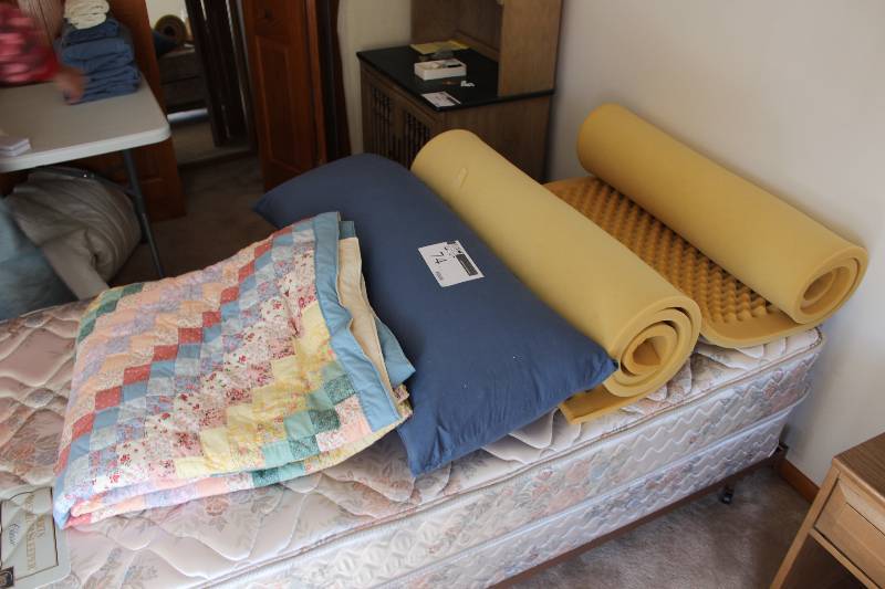 Lot of Bedding For Miscellaneous Sized Beds.