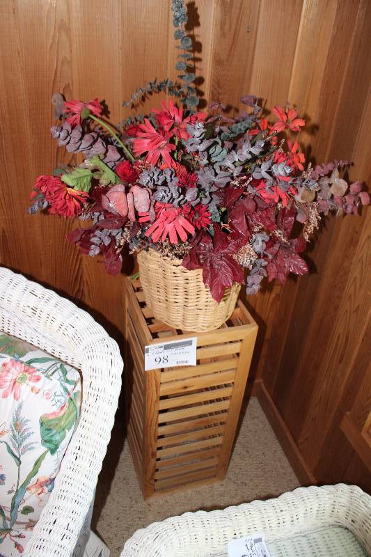 Lot of (2) Stands wPlants.