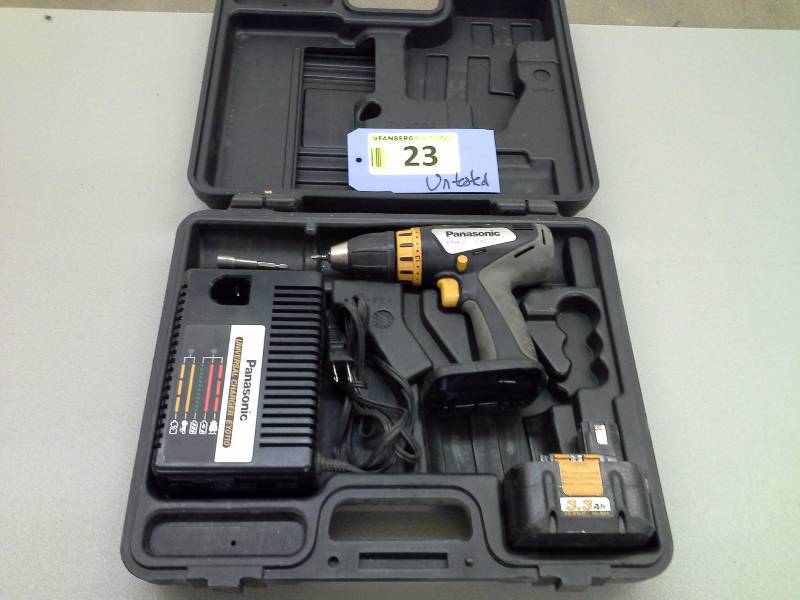 lot 23 image: Panasonic EY6432 Cordless Drill (1)
