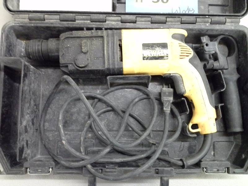 lot 30 image: DeWalt DW566 SDS Rotary Hammer (1)