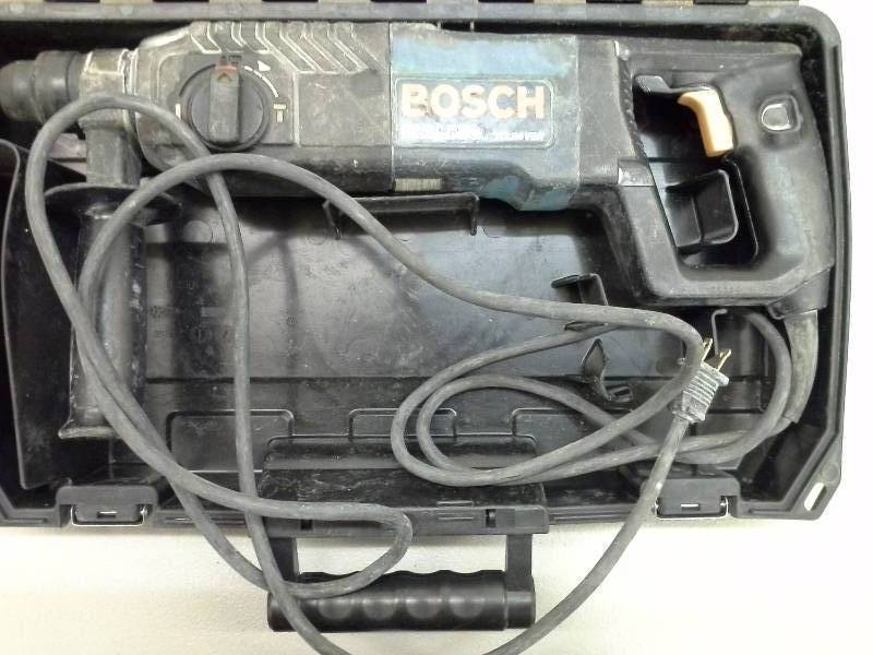 lot 32 image: Bosch Bulldog 11224VSR Drill (1)