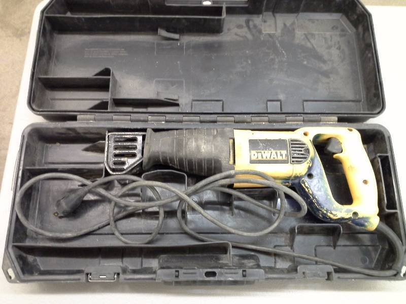 lot 42 image: DeWalt DW303M VS Reciprocating Saw (1)