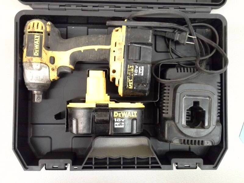lot 58 image: DeWalt DC820 Cordless Impact Wrench (1)