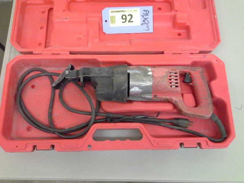 lot 92 image: Milwaukee Sawzall Reciprocating Saw (1)