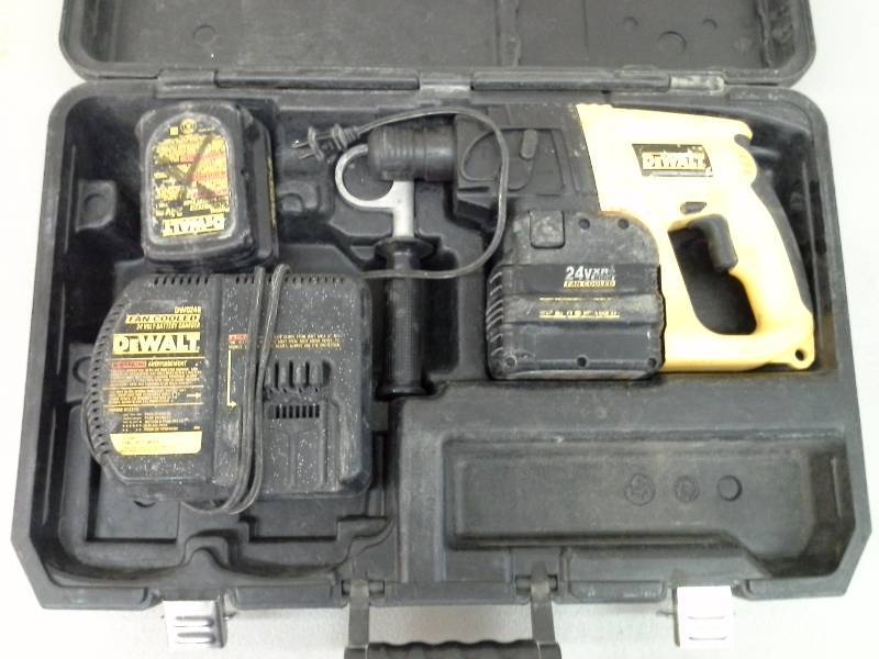 lot 98 image: DeWalt DW005 SDS Rotary Hammer (1)